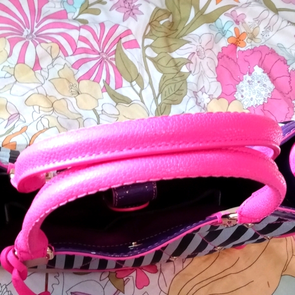 💖💜Most Treasured HENRI BENDEL Bag in my Collection💖💜 Rare and Lovely! - Picture 11 of 15